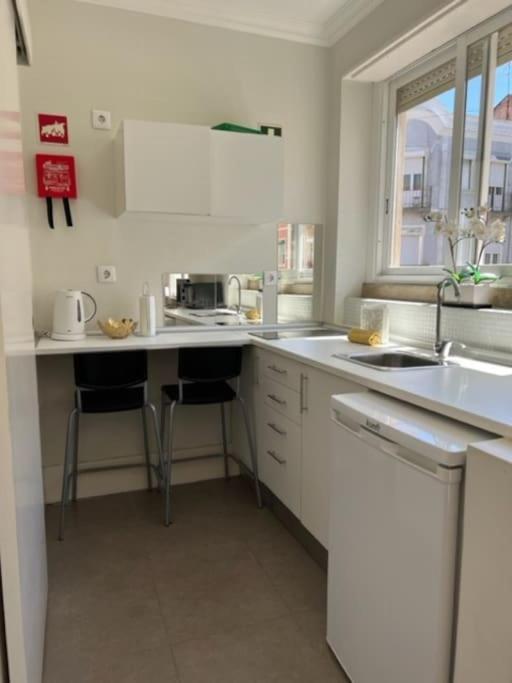Romantic And Bright Studio Apartment In Arroios - Ssl 2B Lisboa Eksteriør bilde